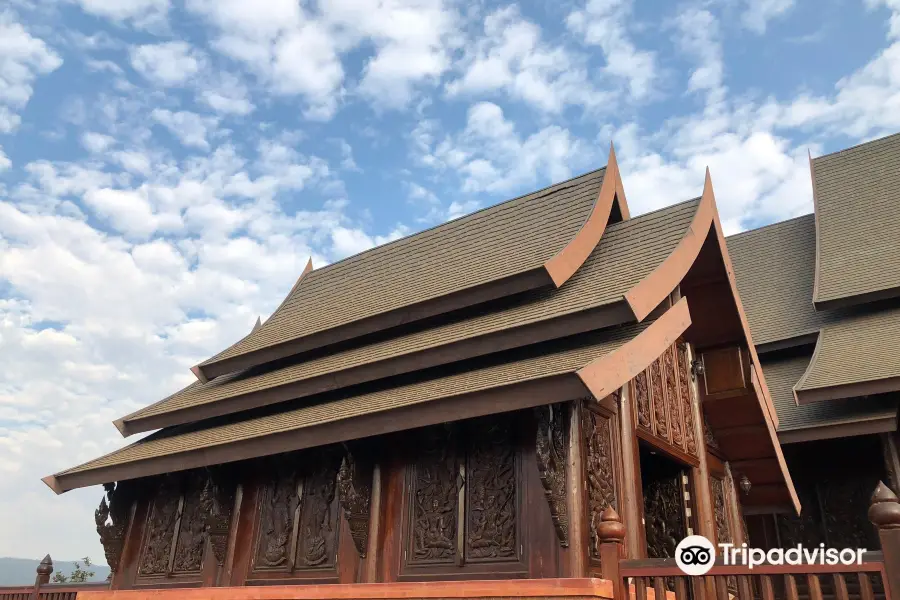 Wat Somdet Phu Ruea