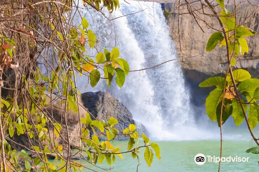 Dray Nur Waterfall