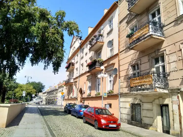 Hotels near Niecała street