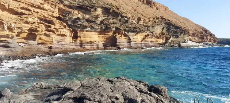 Hotels near Playa Amarilla