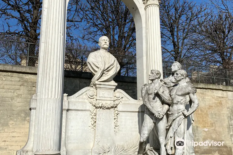 Monument a Pierre Marie René Ernest Waldeck-Rousseau