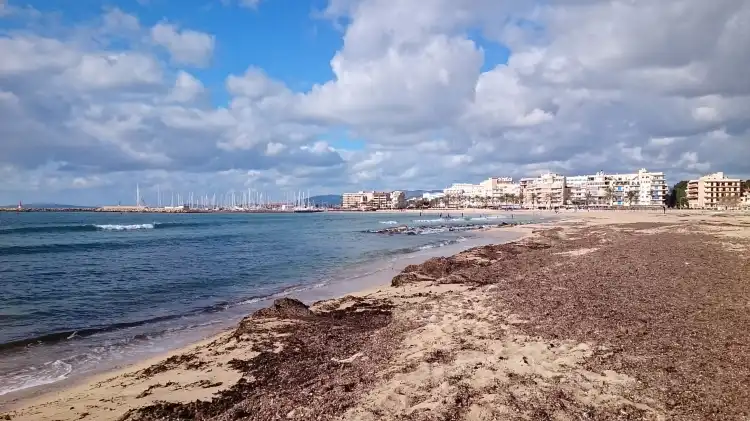 Hotels near Cala Estancia