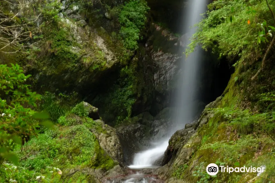 Niji no Taki Waterfall