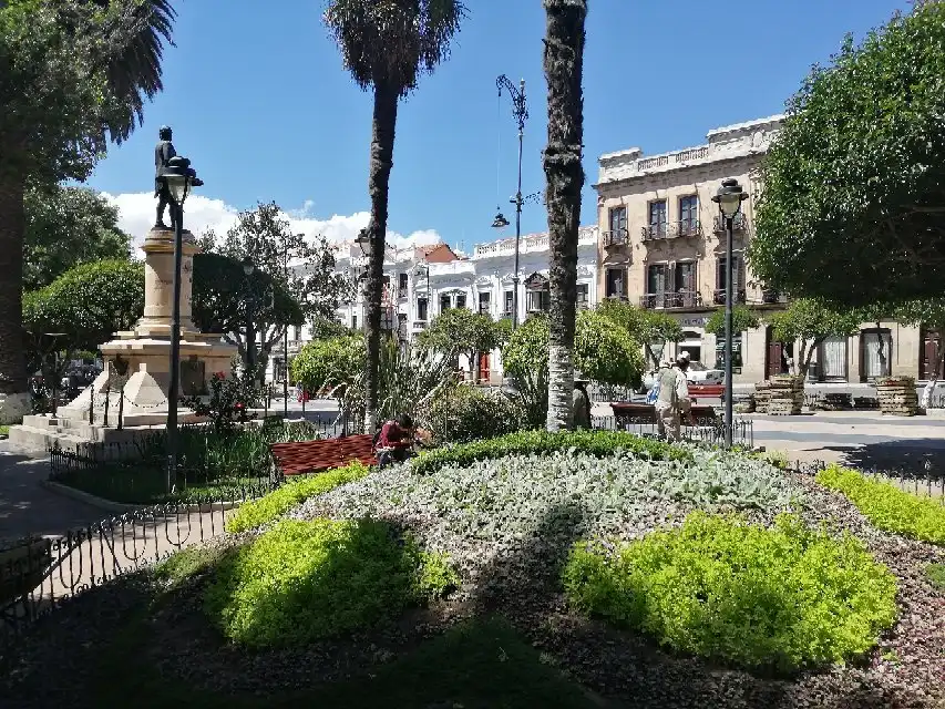 Hotels near Plaza 25 de Mayo