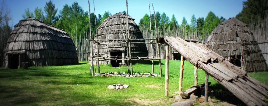 Longwoods Road Conservation Area / Ska-Nah-Doht Village and Museum
