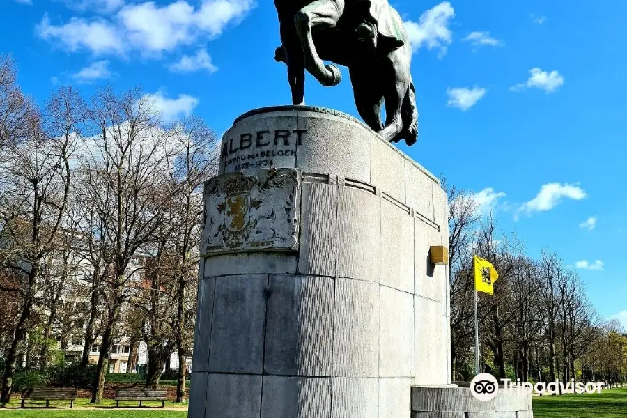 Bronze equestrian statue of King Albert I of Belgium