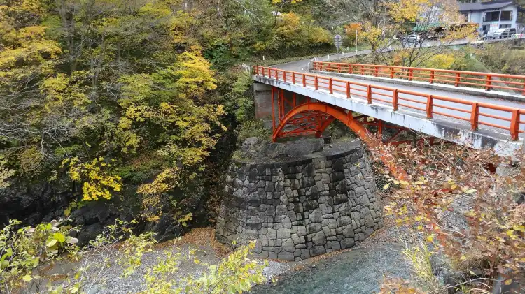 Các khách sạn gần Sarutobi Bridge