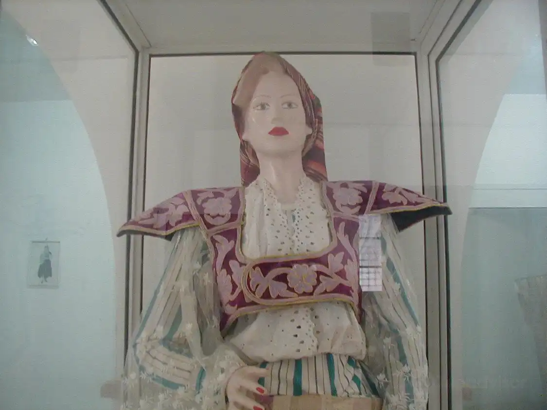 Musée du Costume Traditionnel附近的飯店