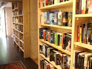 Livres, Books & Company