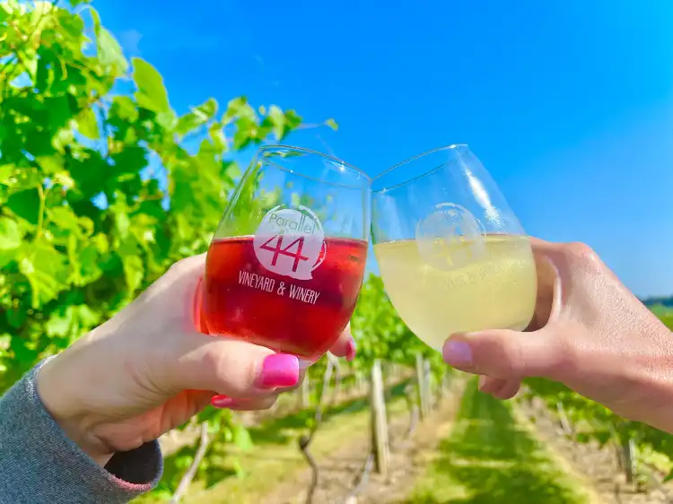 Hotels in Kewaunee County