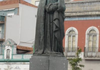 Estatua da Rainha D.Leonor