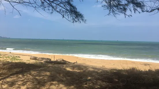 Pantai Teluk Mak Nik