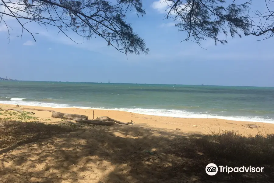 Pantai Teluk Mak Nik