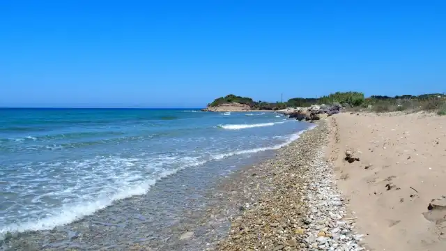 Hotels near Halikounas Beach