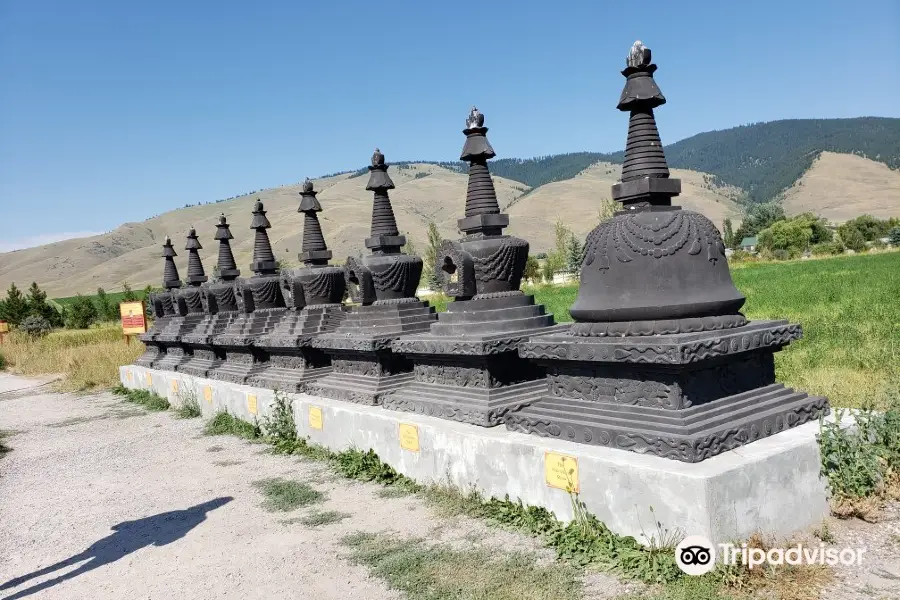 Garden of One Thousand Buddhas