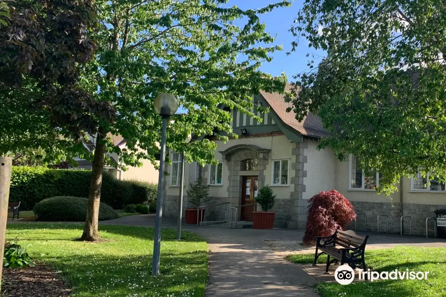 Cabinteely Library