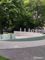 Green Gold Fountain