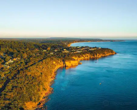 Hotels near The Pillars