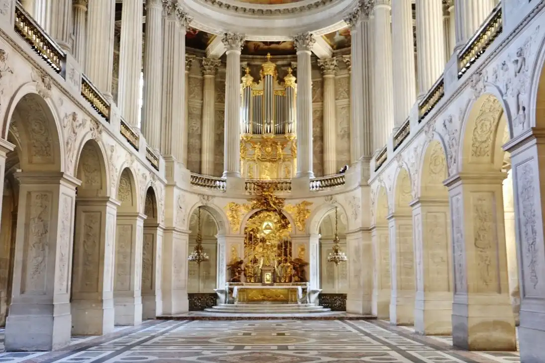 Hotels near Royal Chapel