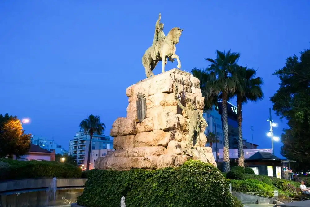 Hotels near Plaza de Espana