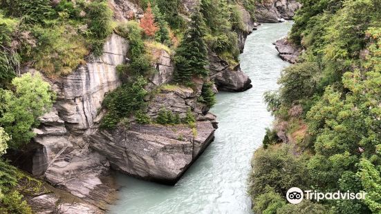 Edith Cavell Bridge