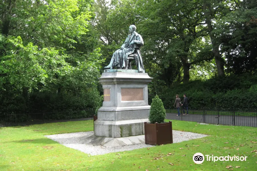Sir Arthur Edward Guinness Statue