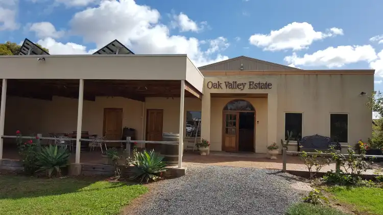 Hotels near Oak Valley Estate