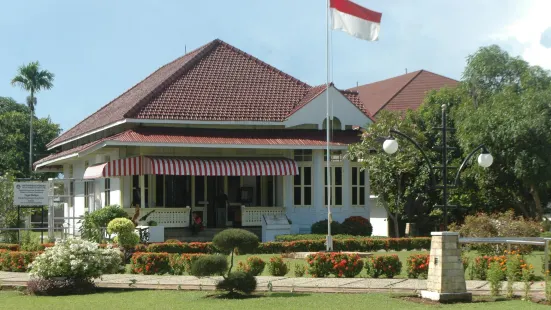 Rumah Pengasingan Bung Karno