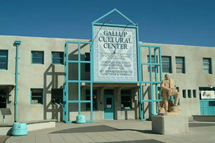 Các khách sạn gần The Gallup Cultural Center
