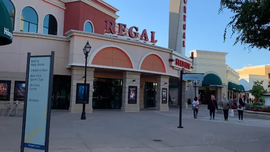 Regal Deer Park Stadium 16 IMAX & RPX