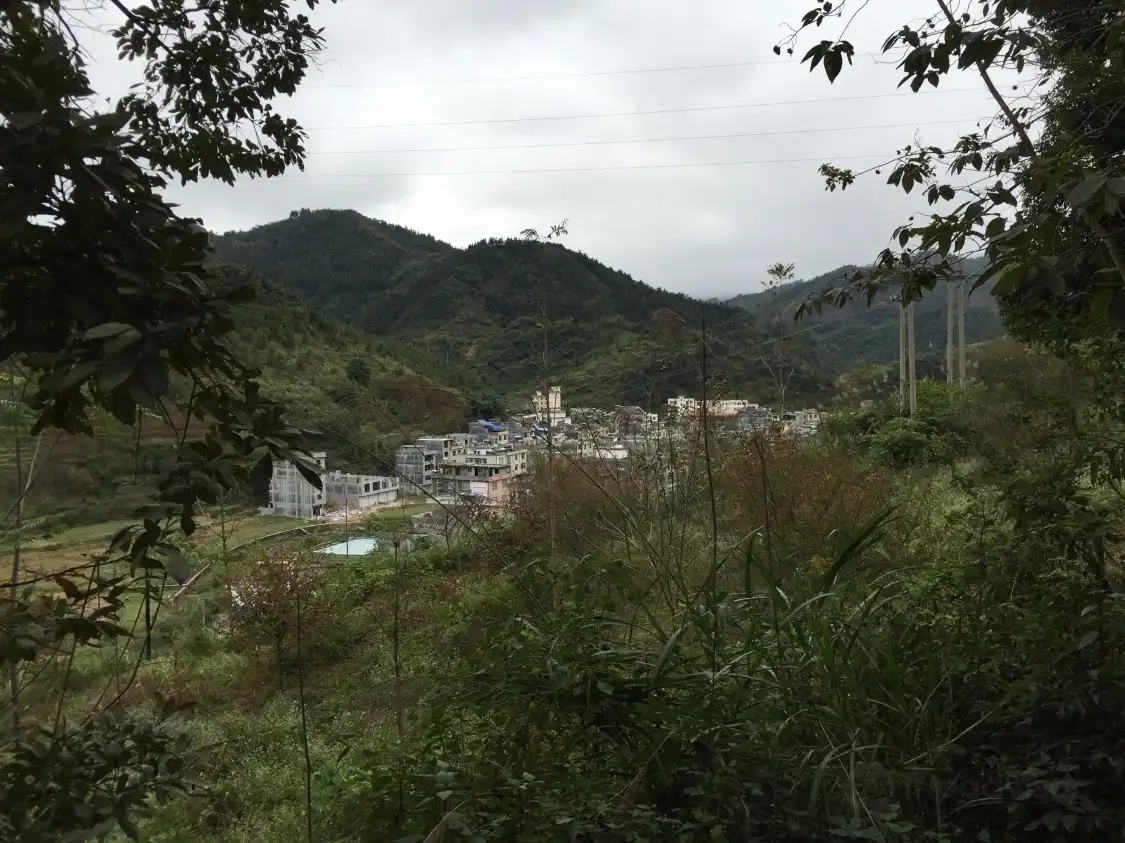 Hotels near Fengshan National Geological Park