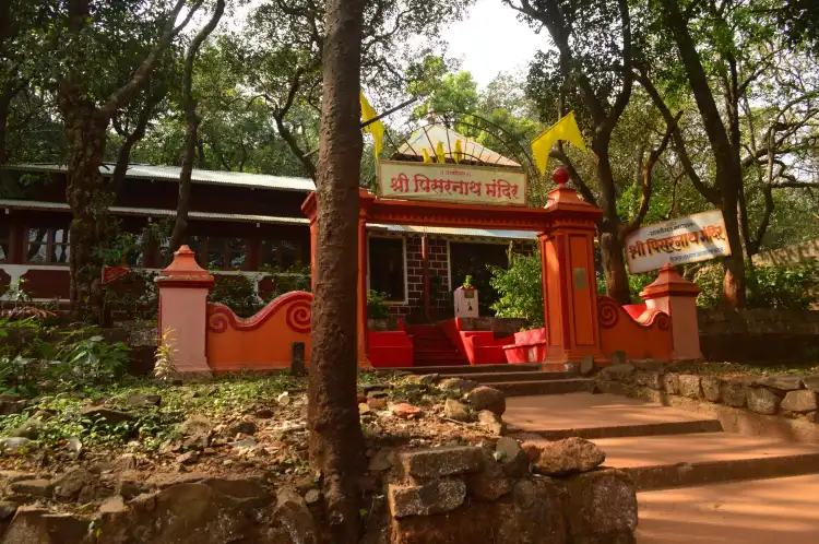 Hotels near Pisharnath Temple