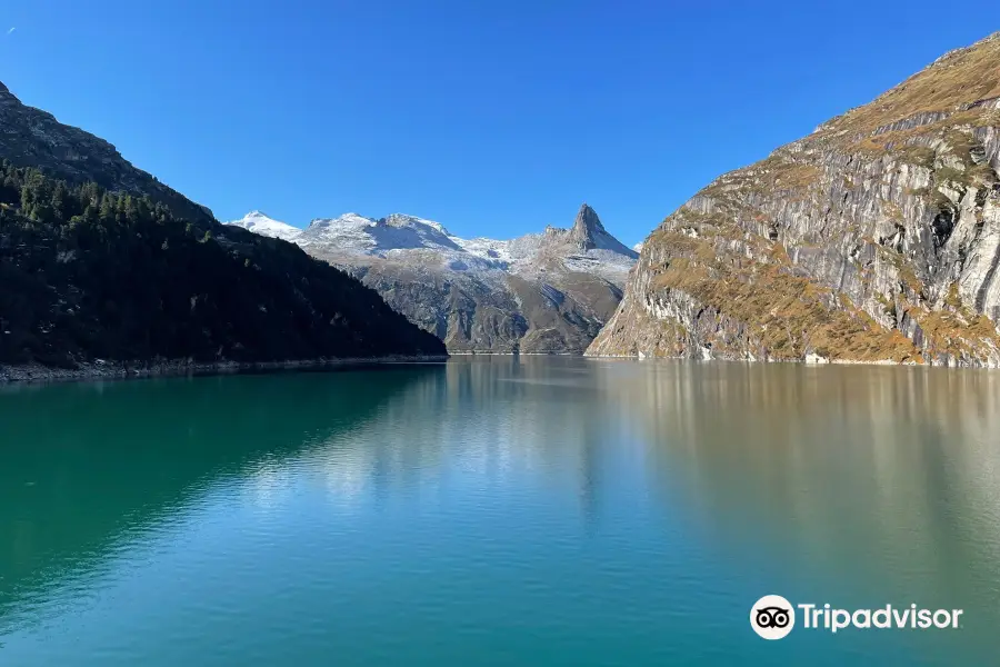 Zervreilastausee und Staumauer