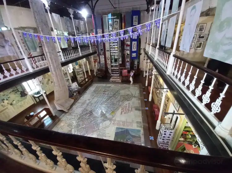 Các khách sạn gần District Six Museum
