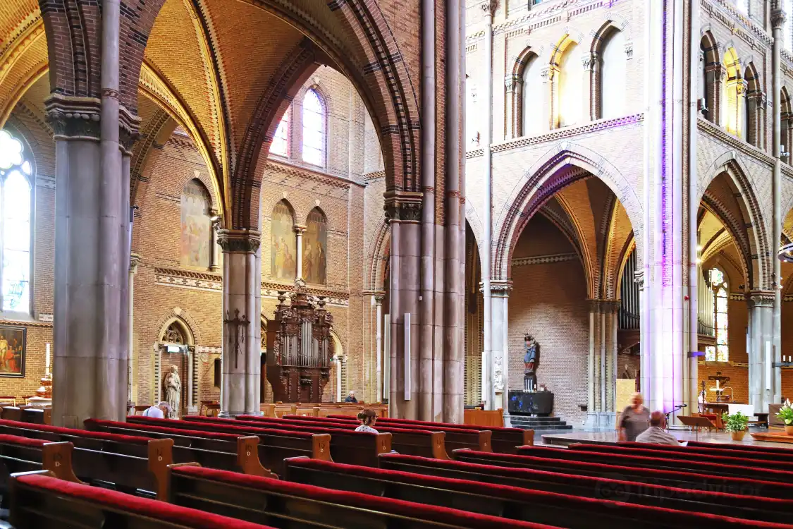 Hotel dekat Sint-Catharinakerk