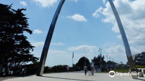 Step Short Centenary Arch