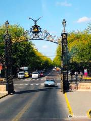 Portones del Parque General San Martín