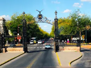 Portones del Parque General San Martín