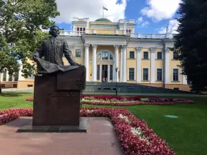 Homieĺ Palace and Park Ensemble's Park