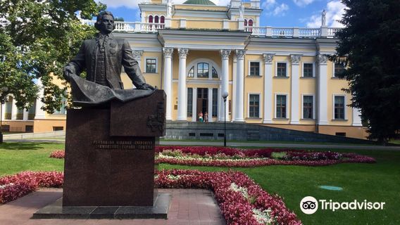 Homieĺ Palace and Park Ensemble's Park