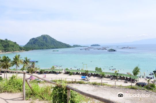 Sari Ringgung Beach