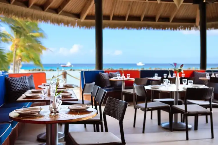 Hotels near Renaissance Island