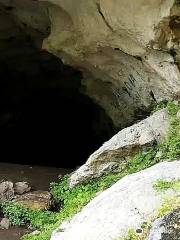 The Cave of Pellumbas