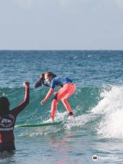 Currumbin Alley Surf School