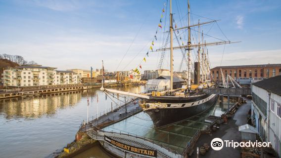 Stonehenge + Clifton Suspension Bridge + Britannia Steamship + St. Mary's Redcliffe Church one-day tour