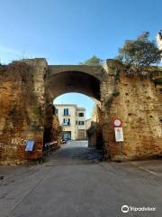 Porta Pisana