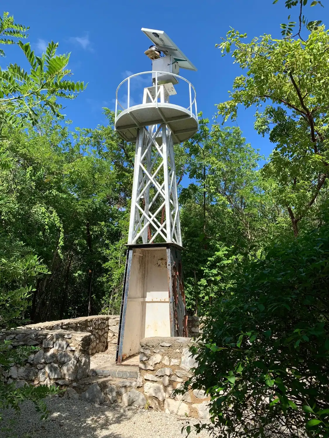 Hotels near East End Lighthouse Park