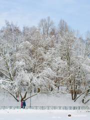 Belovezhskiy Pond