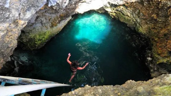 Blue Hole Mineral Spring | Jamaica