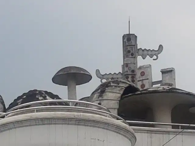 Hotels near Octopus House